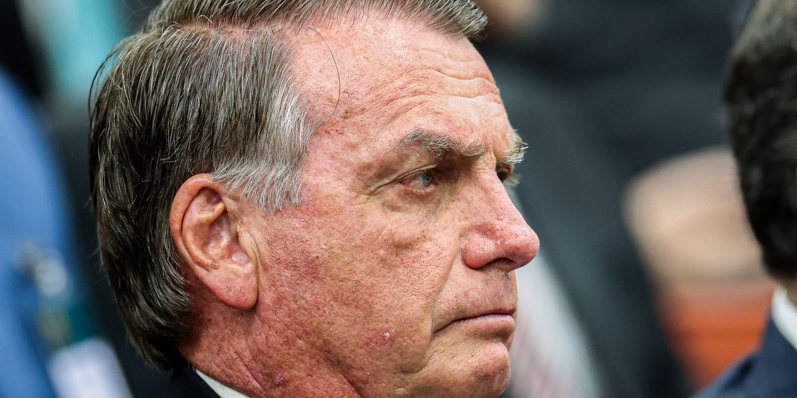 apos-cirurgia,-bolsonaro-tem-quadro-clinico-estavel,-diz-boletim