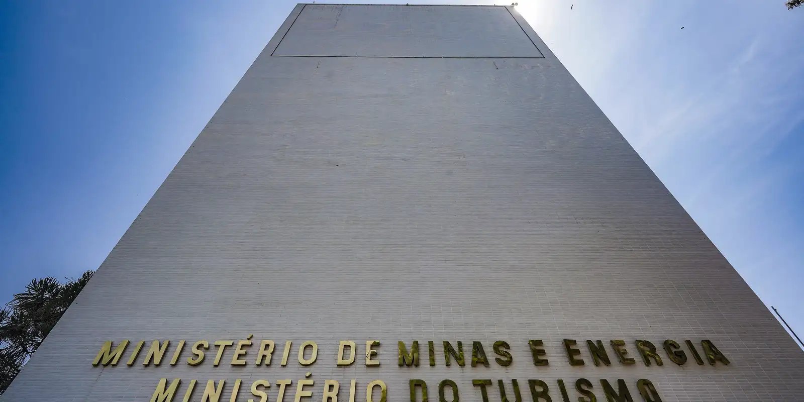 ministerio-do-turismo-cancela-cadastro-da-empresa-hurb