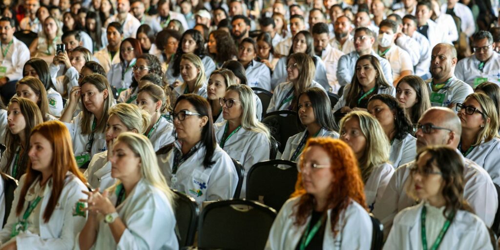 mais-medicos:-407-profissionais-comecam-a-atuar-em-22-estados