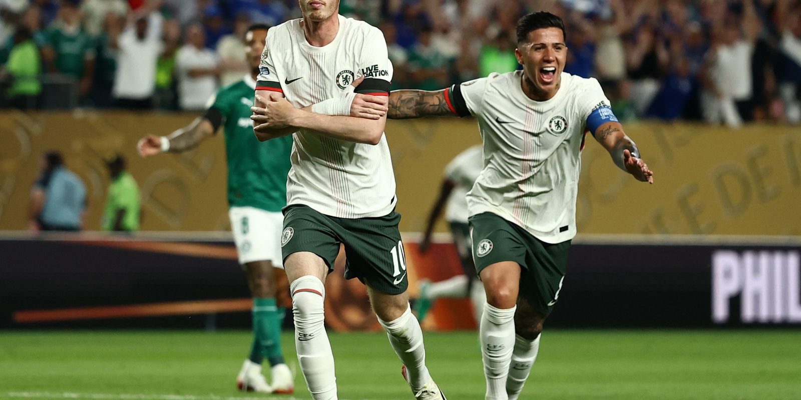 mundial:-chelsea-derrota-palmeiras-por-2-a-1-e-faz-semifinal-com-flu