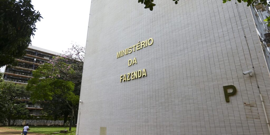 ministerio-da-fazenda-aumenta-para-2,5%-estimativa-do-pib-em-2025