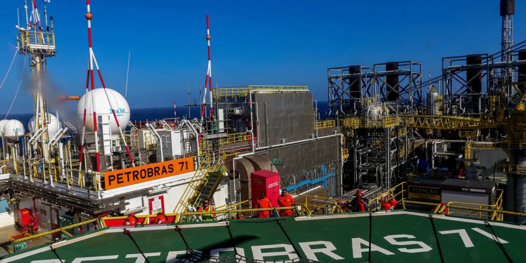 brasil-bate-pela-1a-vez-marca-de-5-milhoes-de-barris-de-petroleo-e-gas