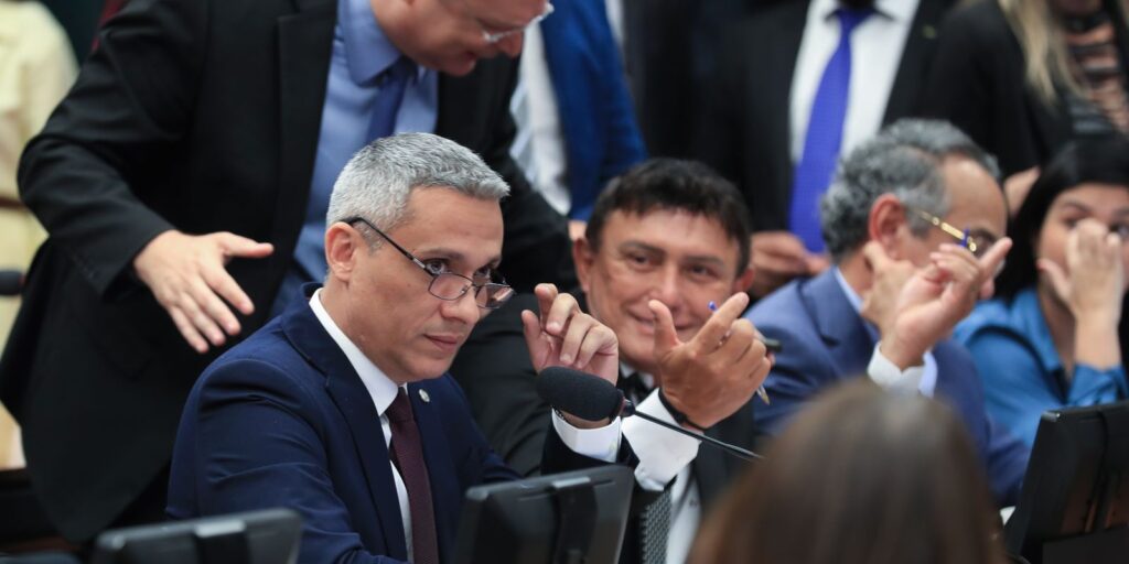 camara-aprova-suspensao-de-acao-no-stf-contra-gustavo-gayer