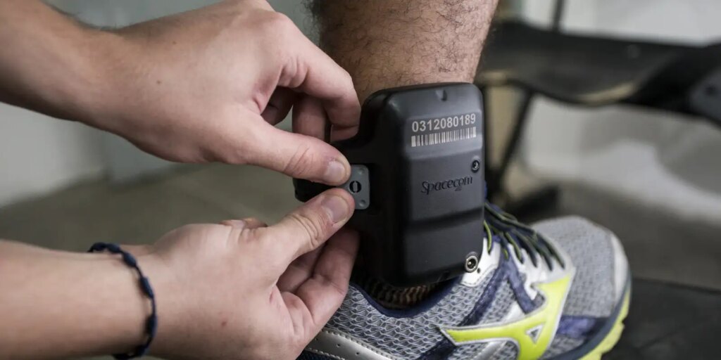 pm-relata-ao-stf-troca-do-carregador-da-tornozeleira-de-bolsonaro