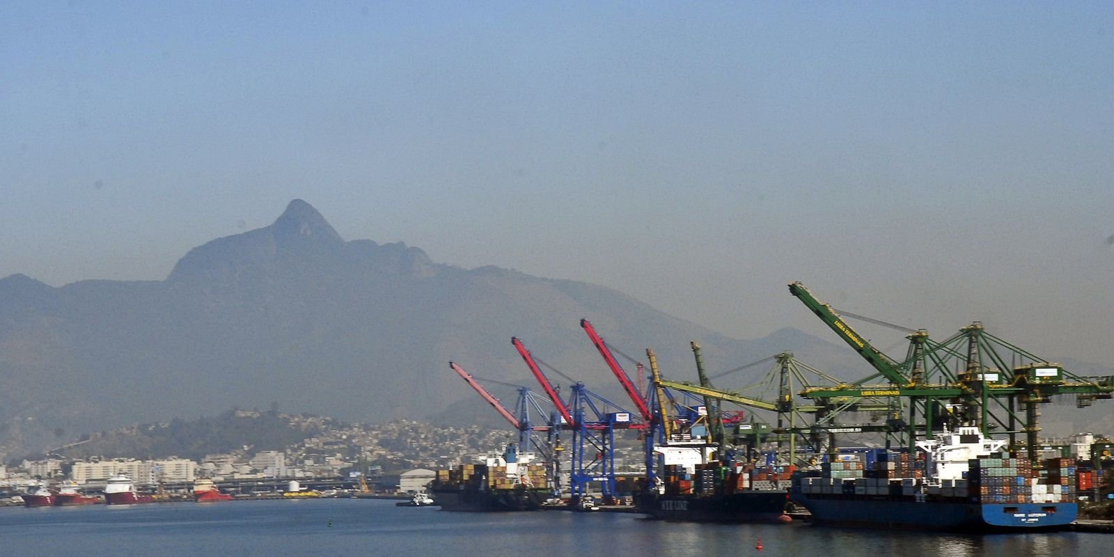 previsao-de-superavit-comercial-de-2026-cai-para-us$-84,4-bilhoes