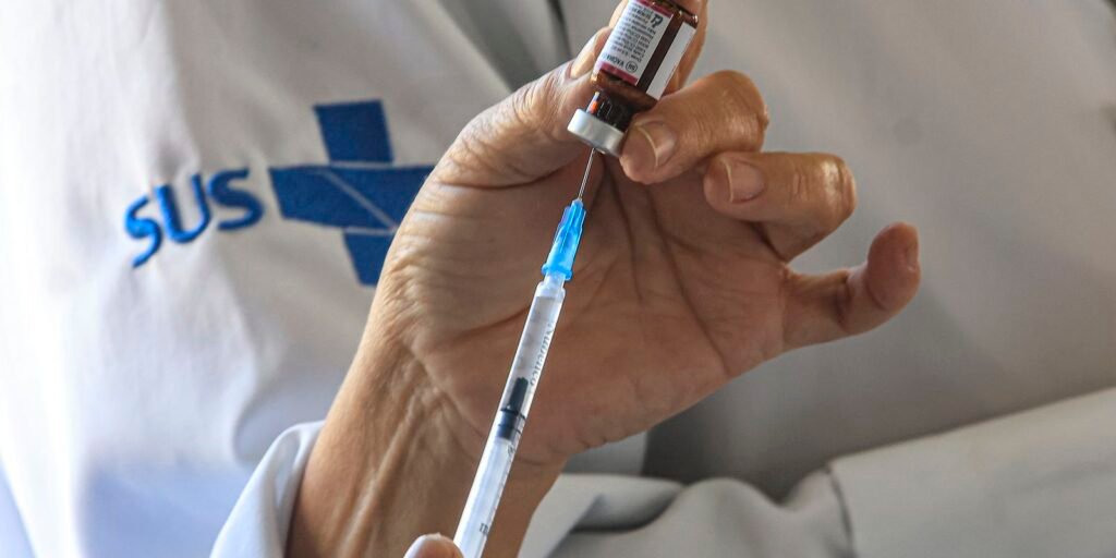 meningite:-quatro-cidades-do-rio-ofertam-vacina-a-pessoas-ate-24-anos