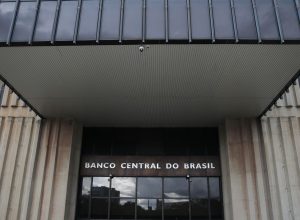 mercado-financeiro-eleva-projecao-do-pib-para-2,25%-em-2025