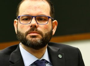 relator-no-tse-vota-contra-cassacao-do-senador-jorge-seif