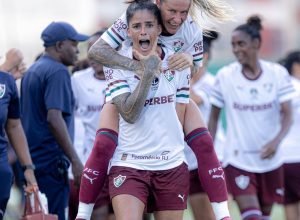 com-gol-no-fim,-fluminense-bate-vitoria-pelo-brasileirao-feminino
