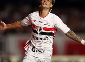 brasileirao:-ferreira-brilha-e-sao-paulo-aplica-4-a-1-no-cruzeiro