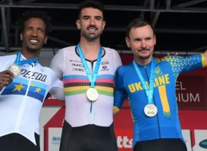 lauro-chaman-e-ouro-em-etapa-a-copa-do-mundo-de-ciclismo-de-estrada