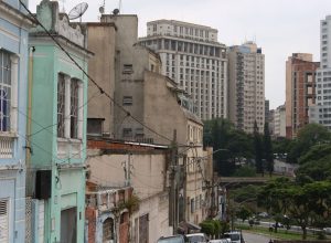 bem-viver-norteia-feira-do-livro-da-rocha,-no-bairro-do-bixiga-em-sp