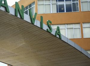 anvisa-determina-recolhimento-de-lote-da-agua-mineral-cristal-sem-gas