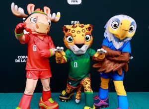 mascotes-do-mundial-incluem-a-aguia-careca,-animal-salvo-de-extincao