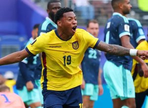equador-vence-alemanha-de-virada-e-carimba-vaga-no-mata-mata-da-copa