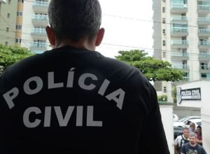 homem-apontado-como-“puxador-de-guerra”-do-cv-e-preso-no-rj