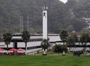 santos-regulariza-ocupacao-do-centro-de-treinamento-rei-pele