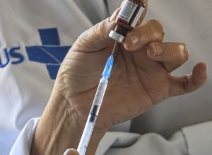 meningite:-quatro-cidades-do-rio-ofertam-vacina-a-pessoas-ate-24-anos