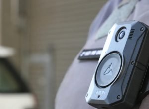 policiais-do-rj-devem-ter-novas-cameras-corporais-em-marco-de-2027