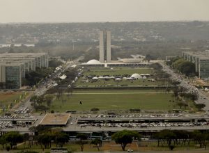 reajuste-de-servidores-federais-sera-pago-em-maio,-garante-governo
