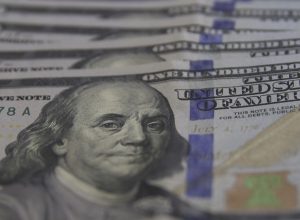 dolar-cai-para-r$-5,87-em-dia-positivo-para-paises-emergentes