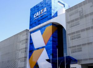 caixa-libera-abono-salarial-para-nascidos-em-marco-e-abril