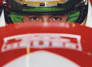 time-portugues-estoril-usara-uniforme-inspirado-em-ayrton-senna