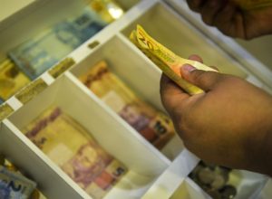 aposentados-e-pensionistas-comecam-a-receber-antecipacao-do-13o