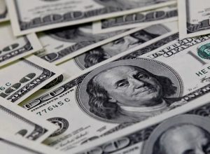 dolar-sobe-para-r$-5,66-com-medidas-sobre-iof
