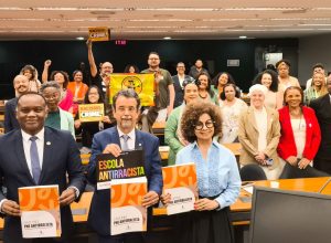 chega-ao-congresso-caderno-de-propostas-para-educacao-antirracista