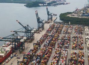 centrais-sindicais-manifestam-se-contra-tarifaco-imposto-por-trump