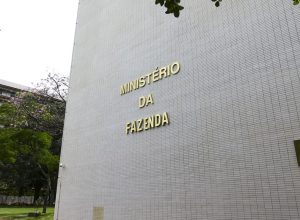 ministerio-da-fazenda-aumenta-para-2,5%-estimativa-do-pib-em-2025