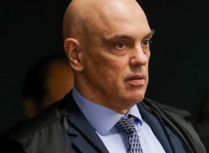 moraes-da-48h-para-bolsonaro-explicar-documento-com-pedido-de-asilo